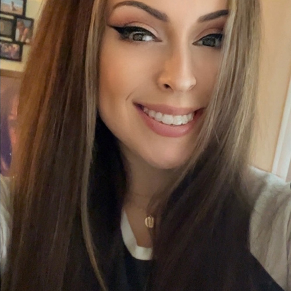 Meet your Posher, Brittney
